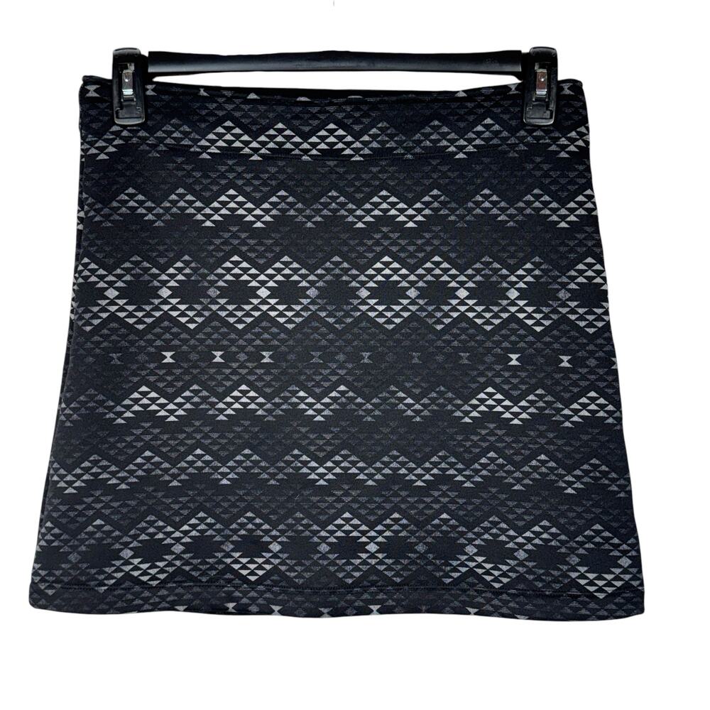 Athleta Medium Printed Tech Mini Skirt Fleece Lined Stretch Geometric Pull-On